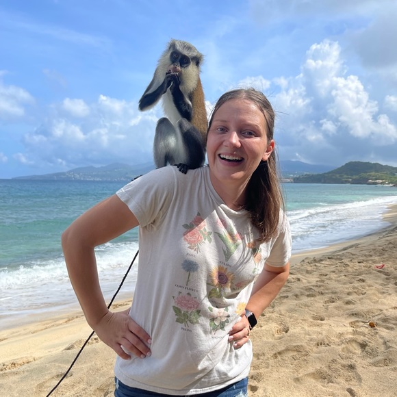 Meet your Posher, Casey - Picture 9 of 16